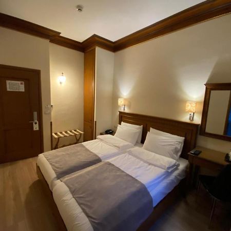 Hotel Argjiro ジロカストラ エクステリア 写真