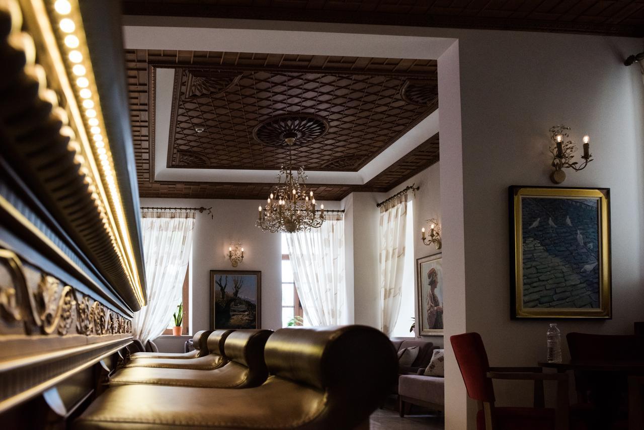 Hotel Argjiro ジロカストラ エクステリア 写真
