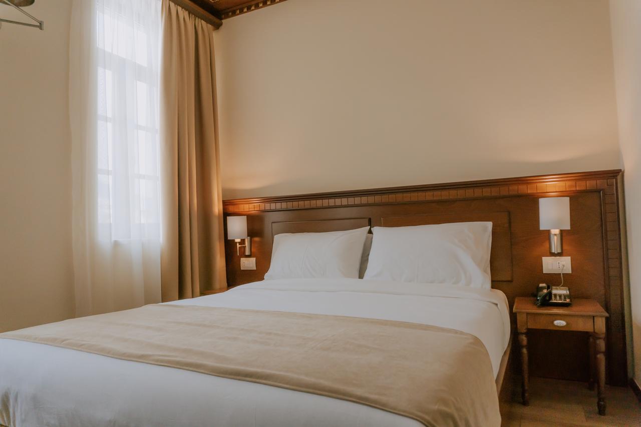Hotel Argjiro ジロカストラ エクステリア 写真