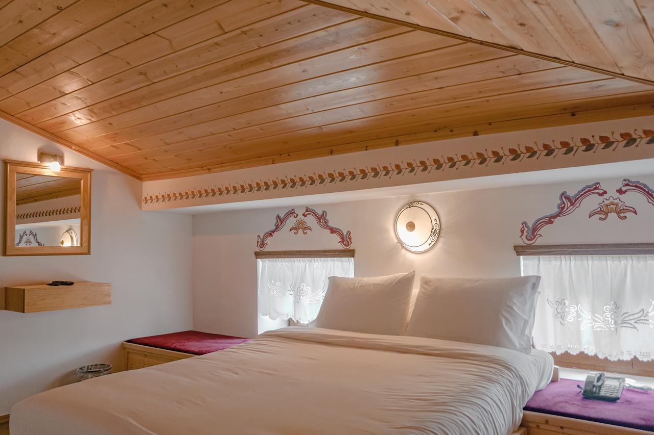 Hotel Argjiro ジロカストラ エクステリア 写真