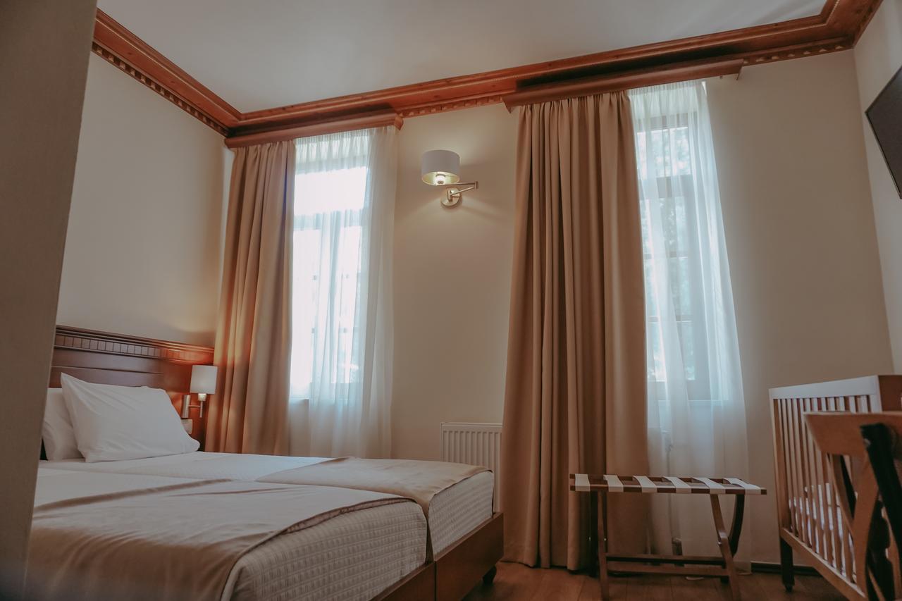 Hotel Argjiro ジロカストラ エクステリア 写真