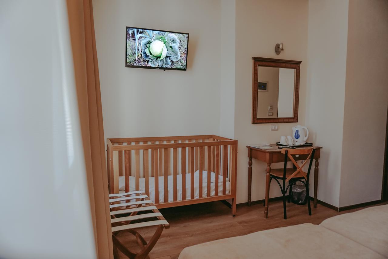 Hotel Argjiro ジロカストラ エクステリア 写真
