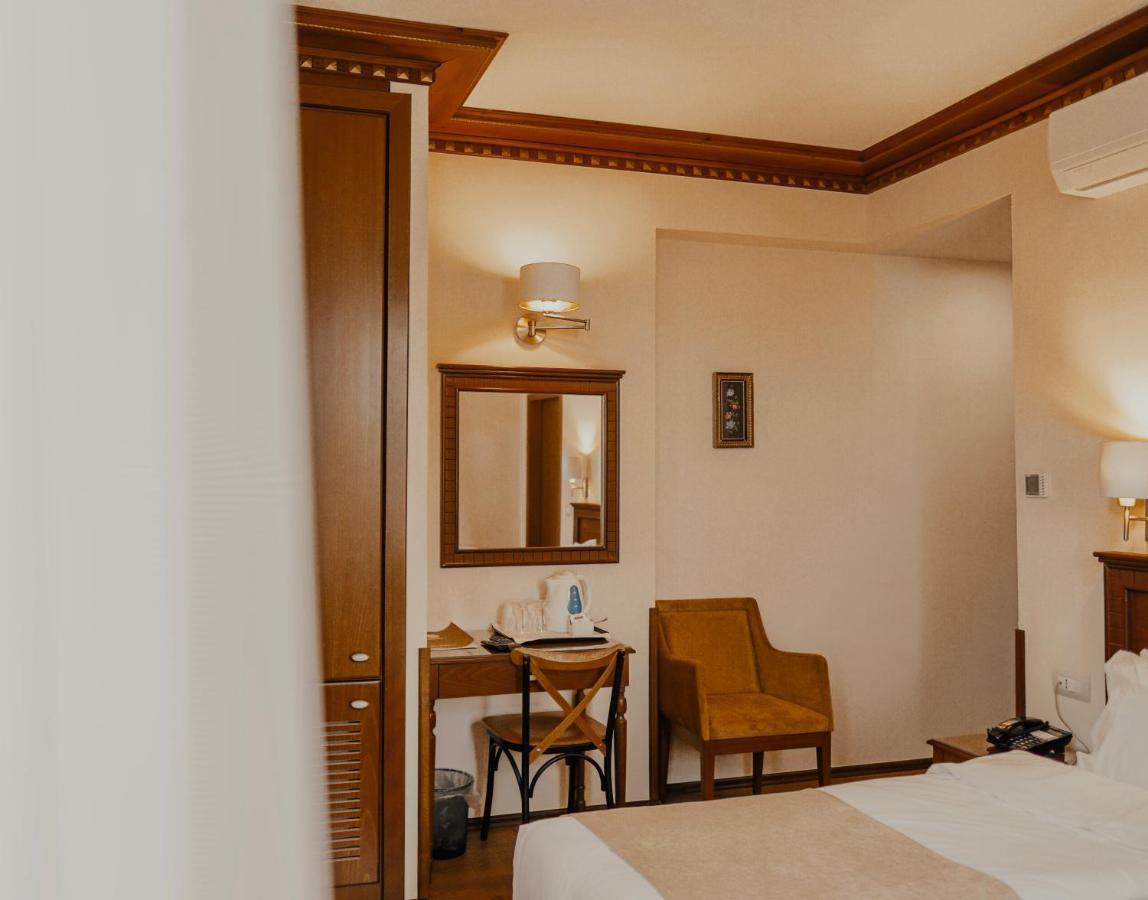 Hotel Argjiro ジロカストラ エクステリア 写真
